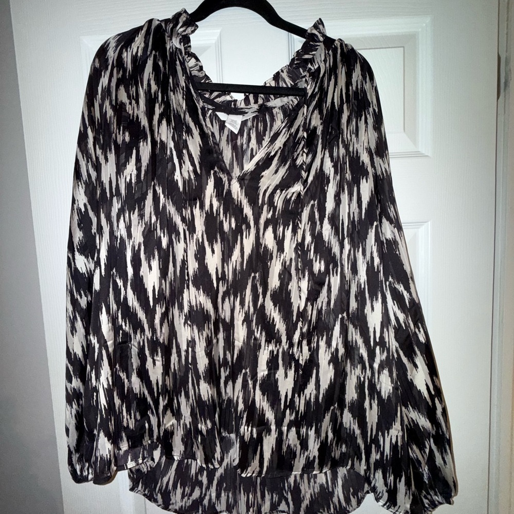 H&M Black and White Patterned Blouse